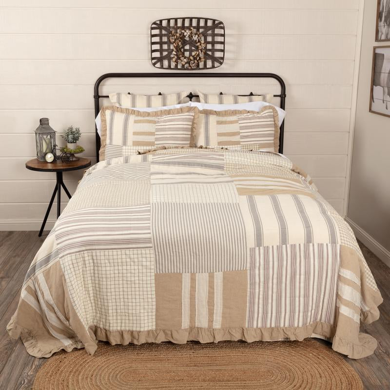 Marysvale Queen Quilt - Cream/Grey