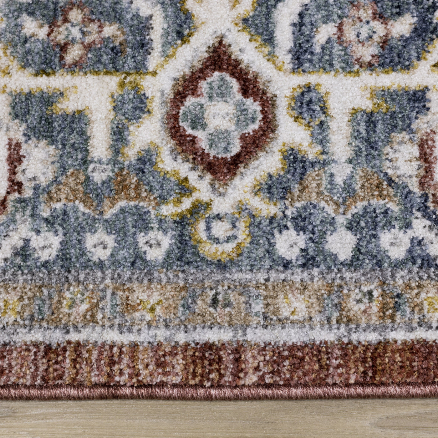 Macie Traditional Area Rug - Red Cream - 5' X 8'