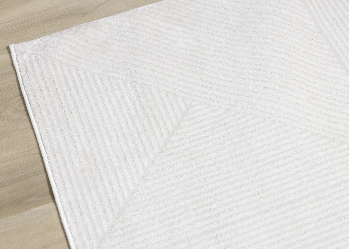 Hillary Neutral Diamonds Area Rug - Cream - 5' X 8'