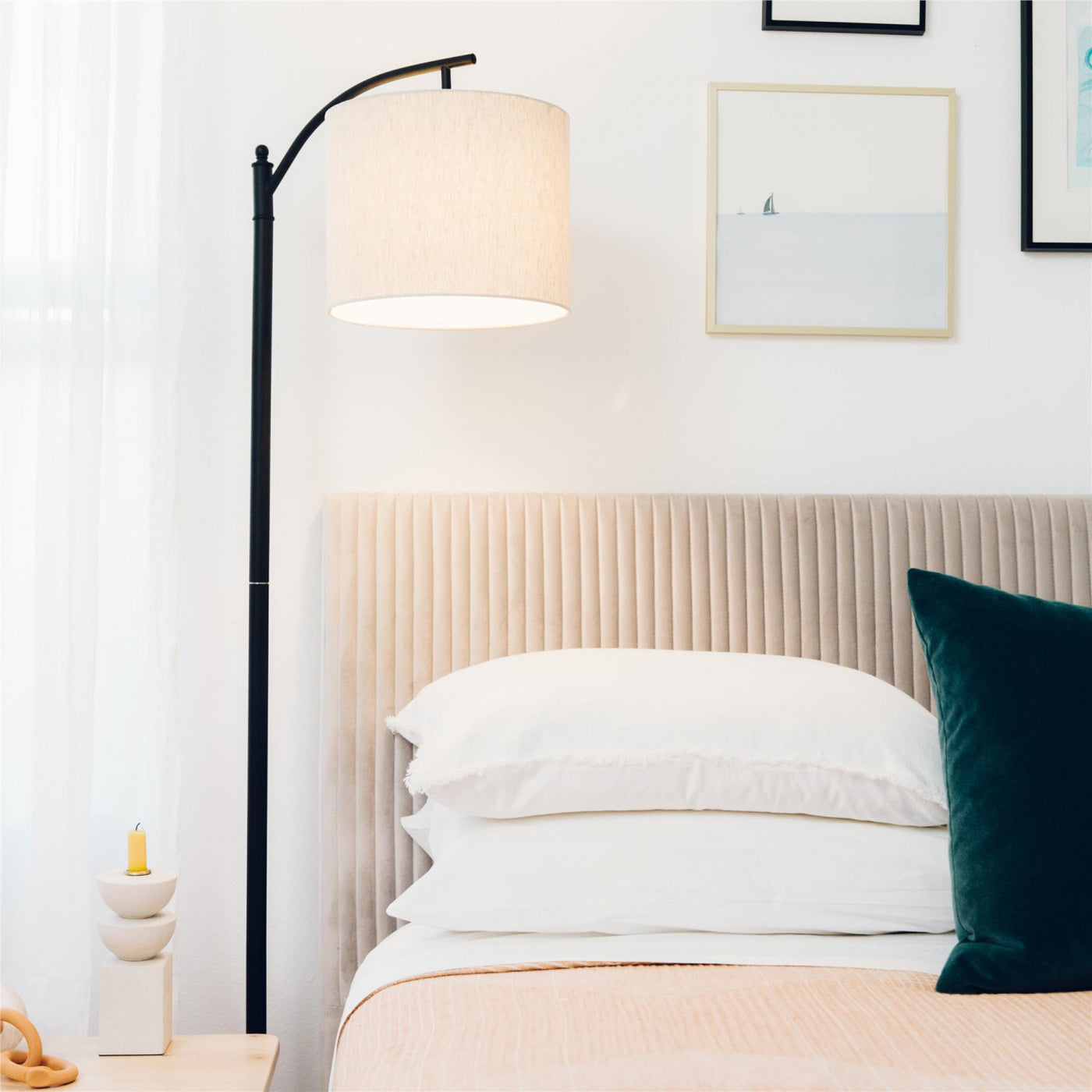 Daphne Upholstered Queen Bed - Light Gray Velvet