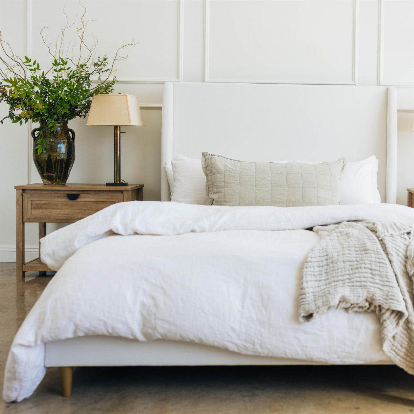 Tess Upholstered Wingback Queen Bed - Whiskey Gray Linen