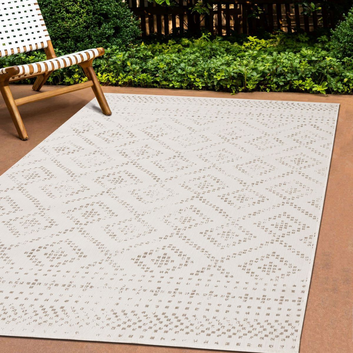 Summer Breeze 6'7" x 9'6" Outdoor Reversible Diamond Pattern - Beige, Cream