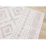Summer Breeze 6'7" x 9'6" Outdoor Reversible Diamond Pattern - Beige, Cream
