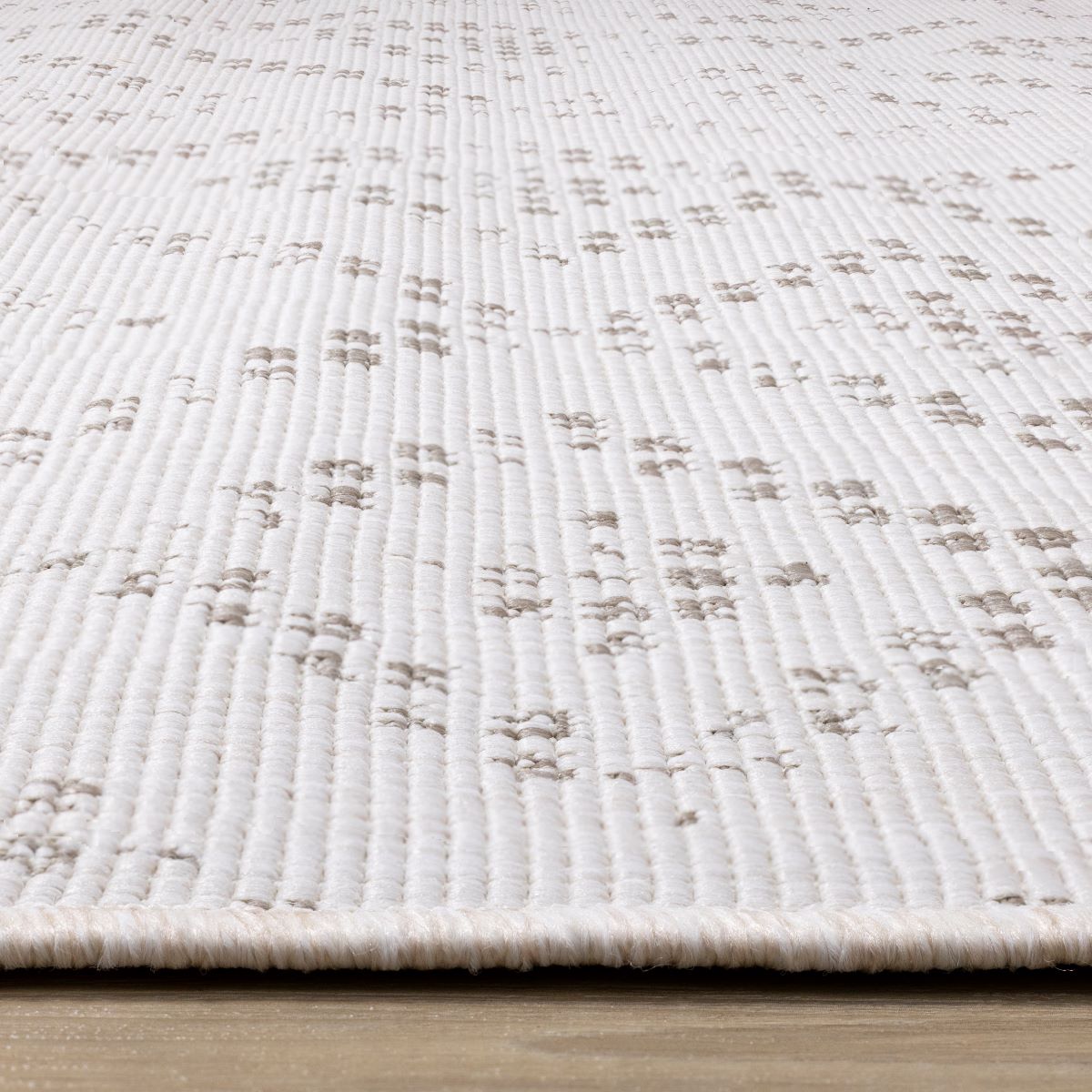 Summer Breeze 6'7" x 9'6" Outdoor Reversible Diamond Pattern - Beige, Cream