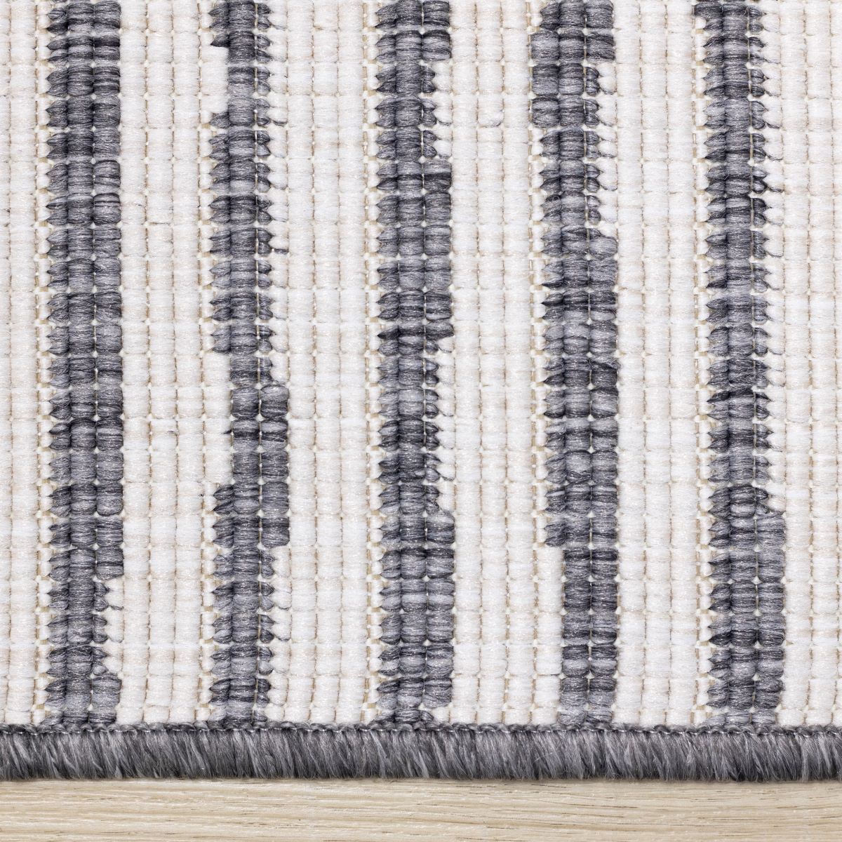 Summer Breeze 6'7" x 9'6" Outdoor Reversible Rug Triangles - Grey, Cream