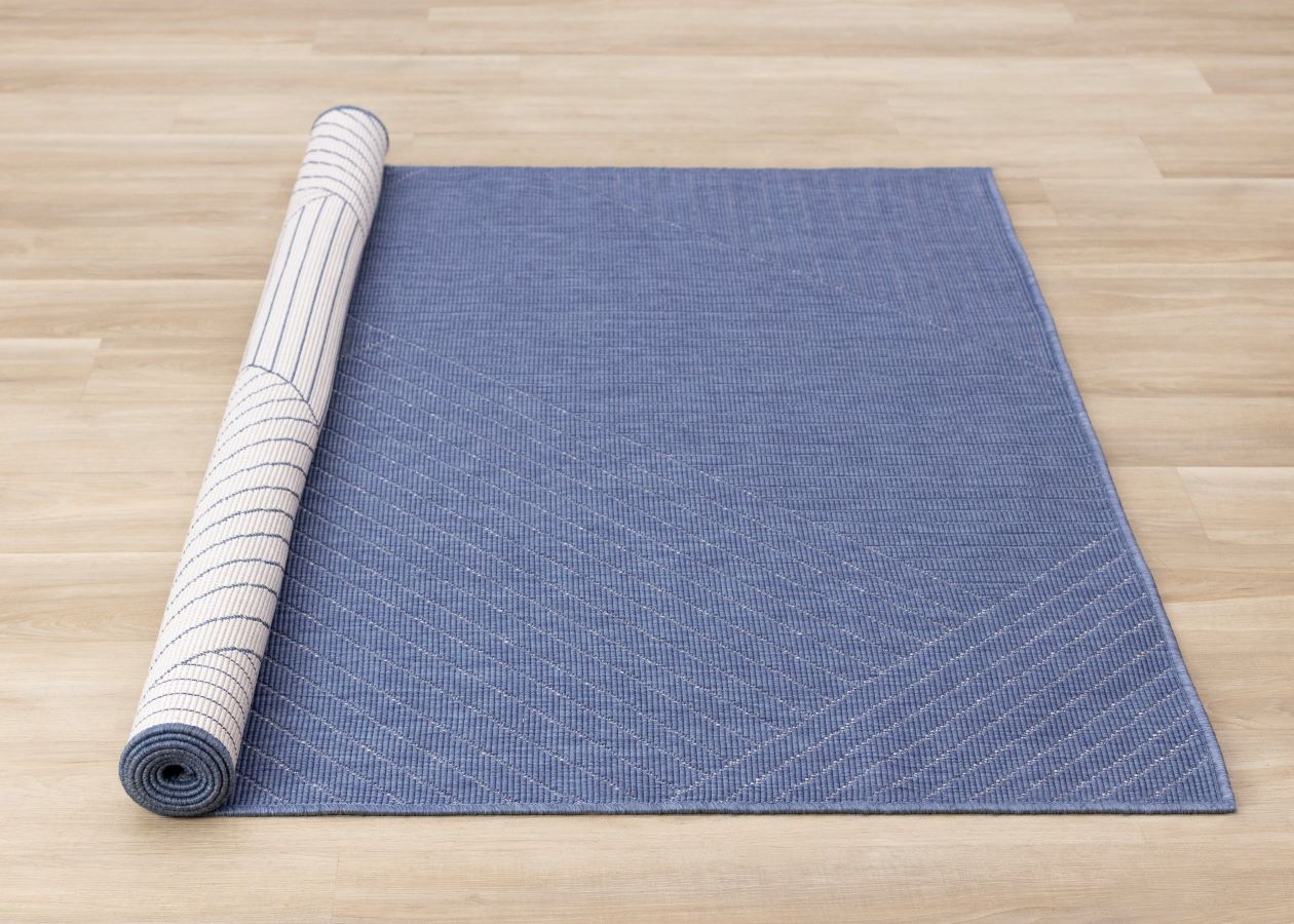 Summer Breeze 6'7" x 9'6" Outdoor Rug Traverse Stripes - Blue, White