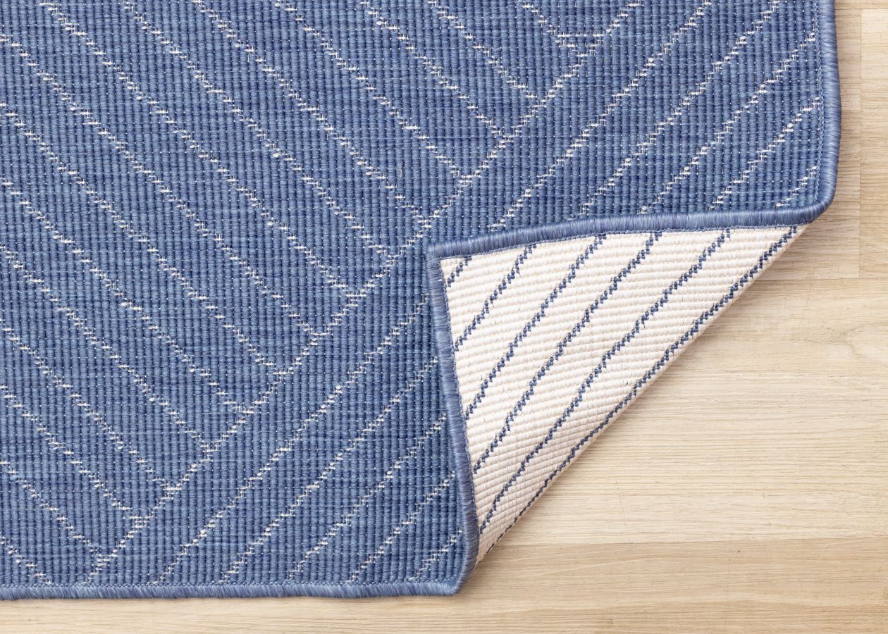 Summer Breeze 6'7" x 9'6" Outdoor Rug Traverse Stripes - Blue, White