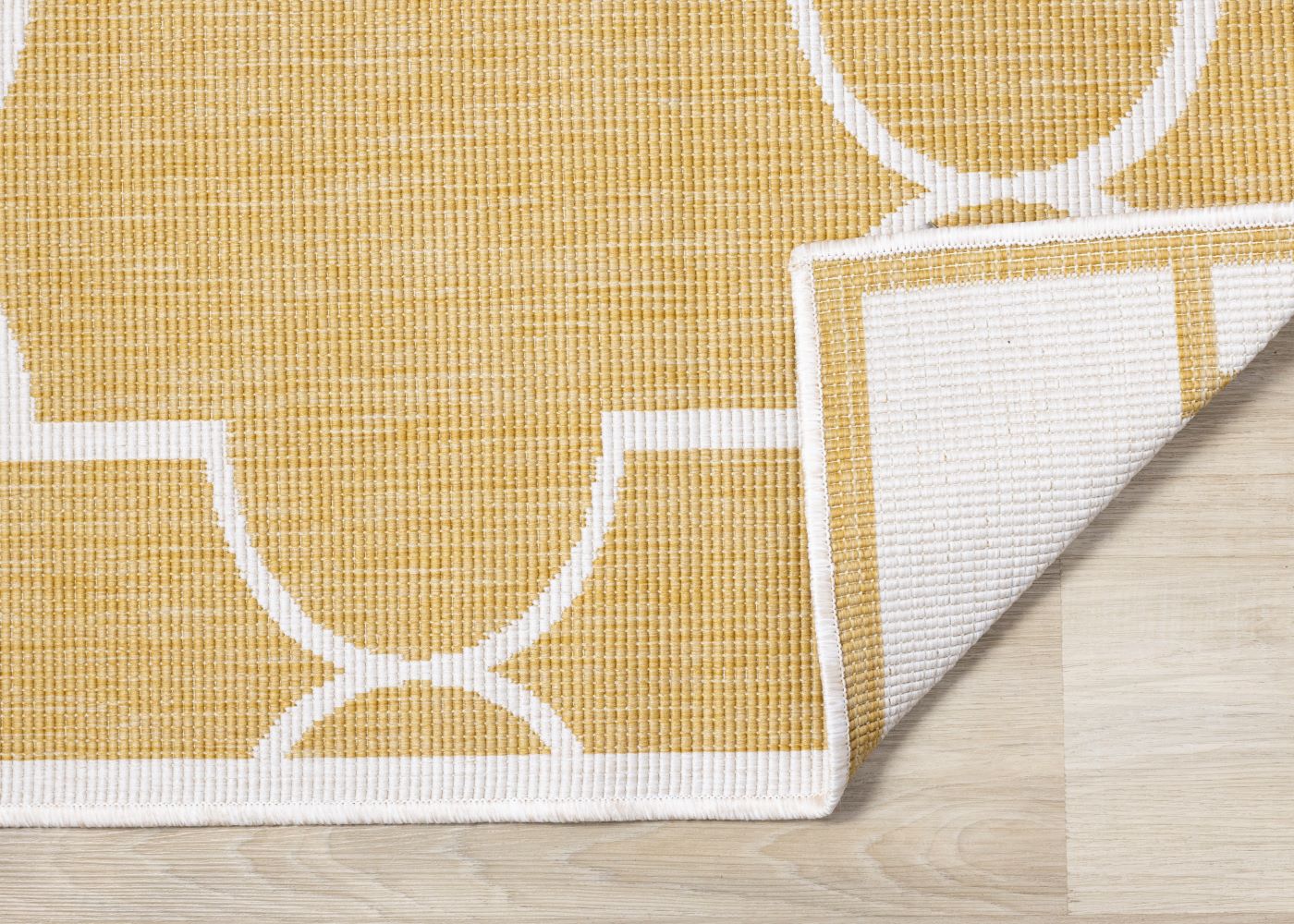 Summer Breeze 6'7" x 9'6" Outdoor Reversible Geometric Rug - Yellow, White