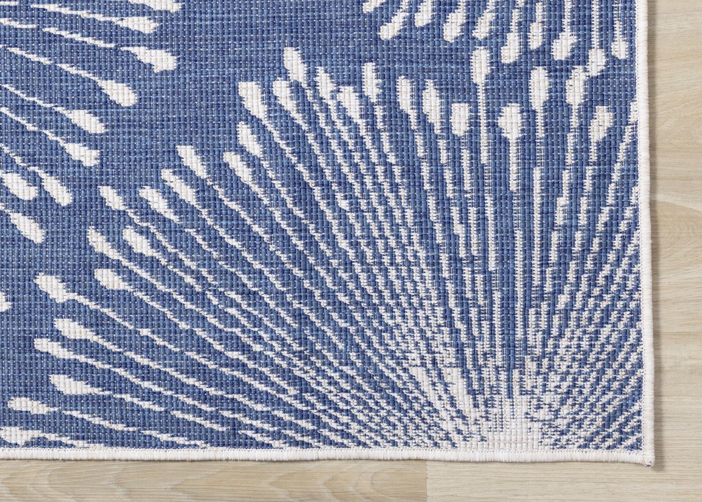 Summer Breeze 6'7" x 9'6" Outdoor Reversible Dandelion Wish Rug - Blue, White