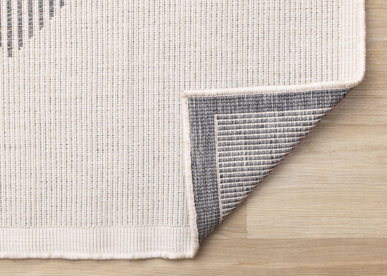 Summer Breeze 6'7" x 9'6" Outdoor Diamond Rug - White, Grey