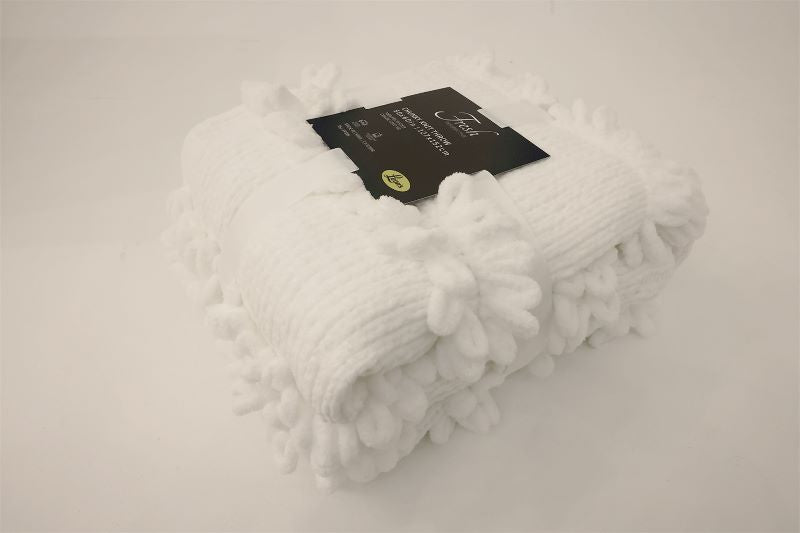 Fresh Perspective Chunk Knit Ivory Throw -Ivory | Leon's