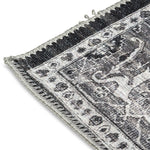 Aura Traditional Rug - 5' x 7' - Black /White