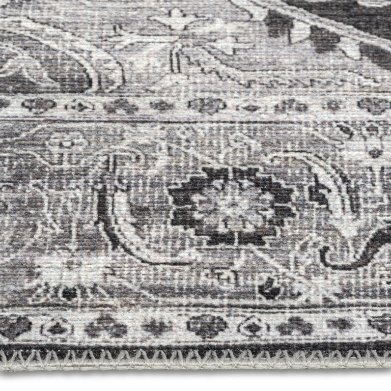 Aura Traditional Rug - 5' x 7' - Black /White