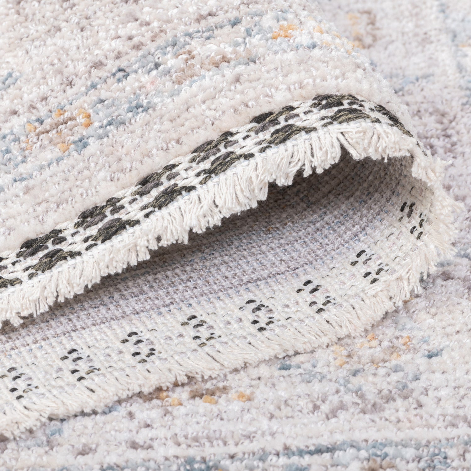 Poetic Traditional Rug - 5' x 7' - Antique White/Brown