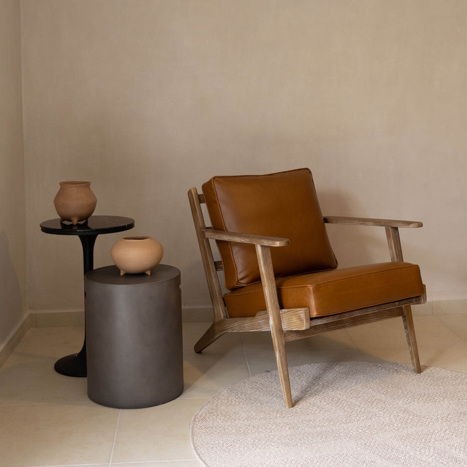 Gavrin Round Side Table With Handle - Dark Grey