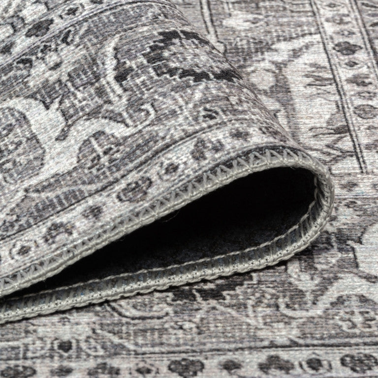 Aura Traditional Rug - 5' x 7' - Black /White