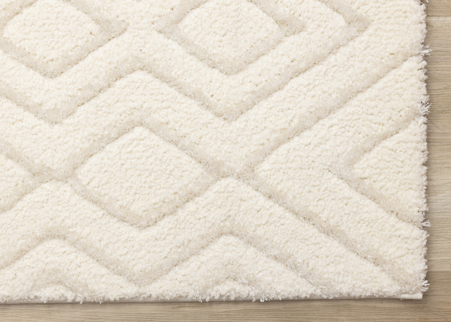 Sasha Soft Diamonds Area Rug - Cream - 7' X 10'