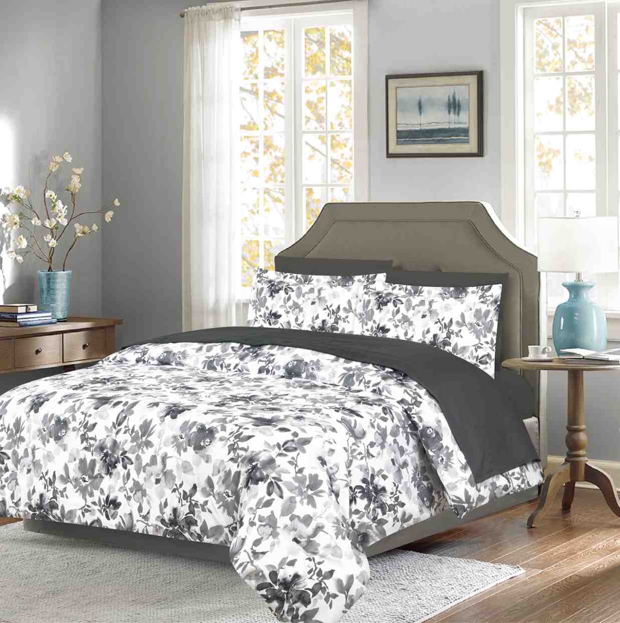Cotton House 7-Piece Queen Comforter Set - Noir Petals