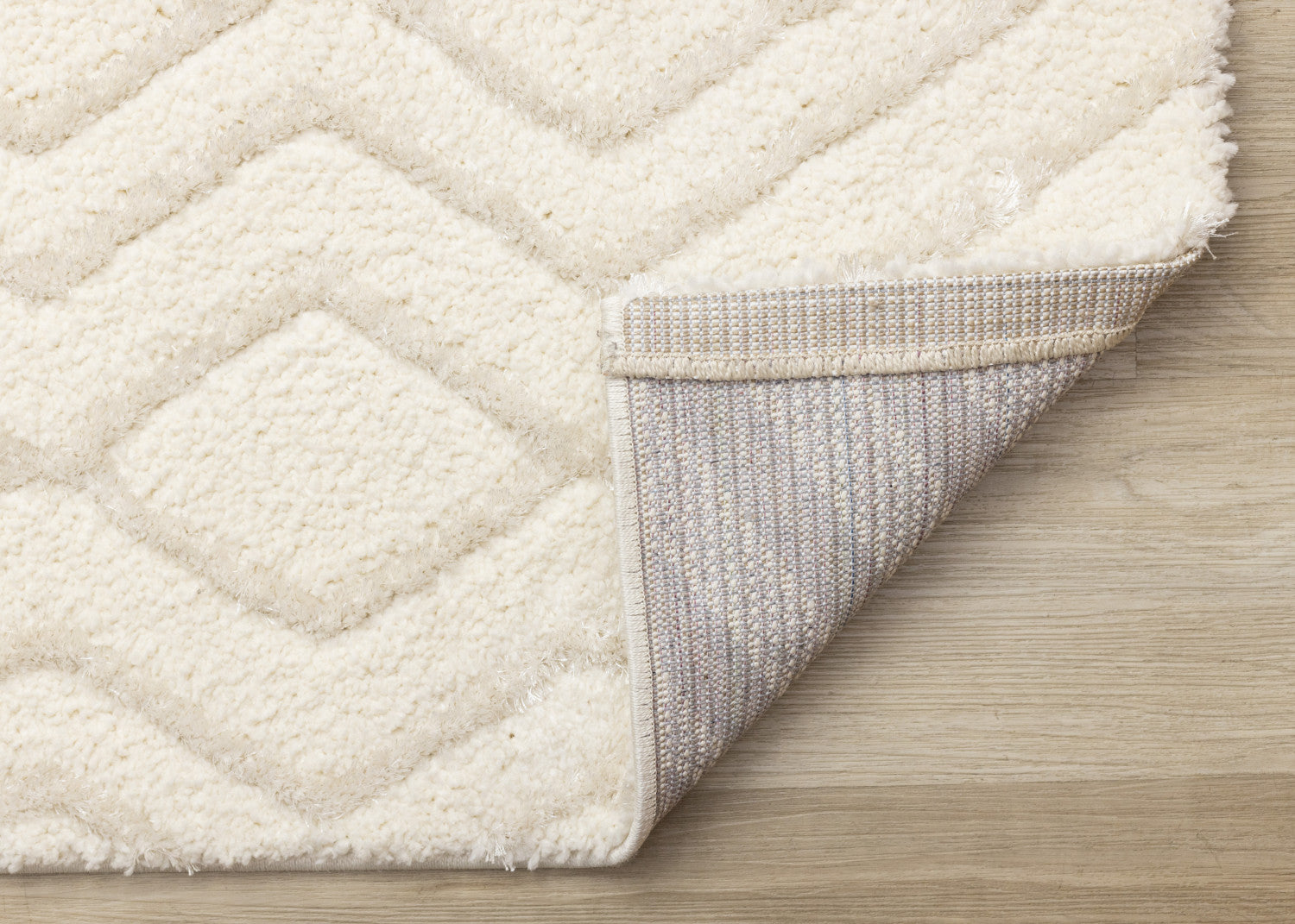 Sasha Soft Diamonds Area Rug - Cream - 7' X 10'