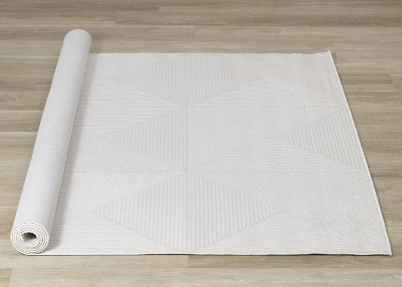 Hillary Neutral Diamonds Area Rug - Cream - 5' X 8'