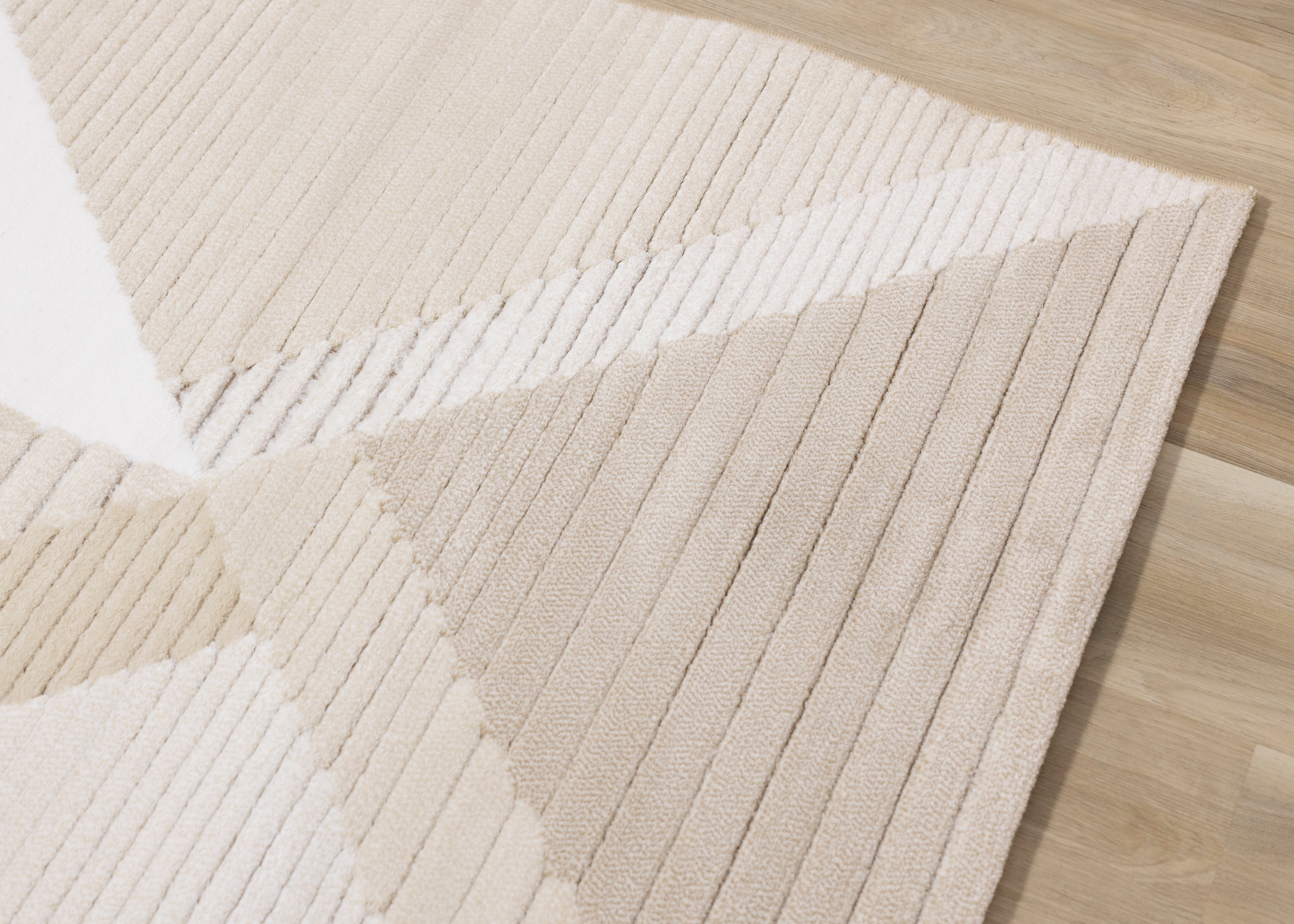 Sandstone Plains 6'7" x 9'6" Elegant Contemporary Geometric Pattern Area Rug - Cream