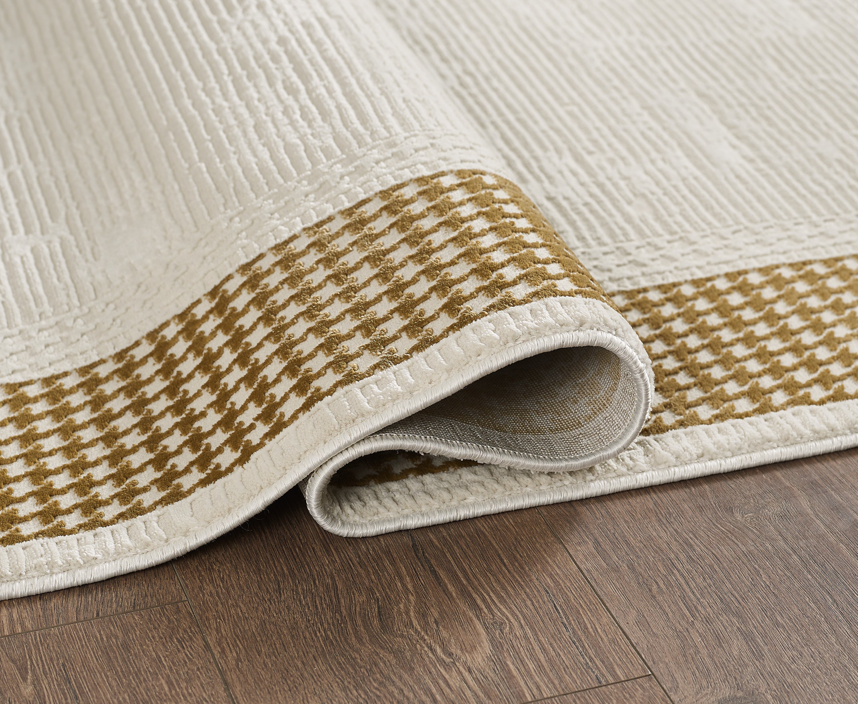 Merinos Novolini 6'6" x 9'5" Area Rug with Underpad - Cream
