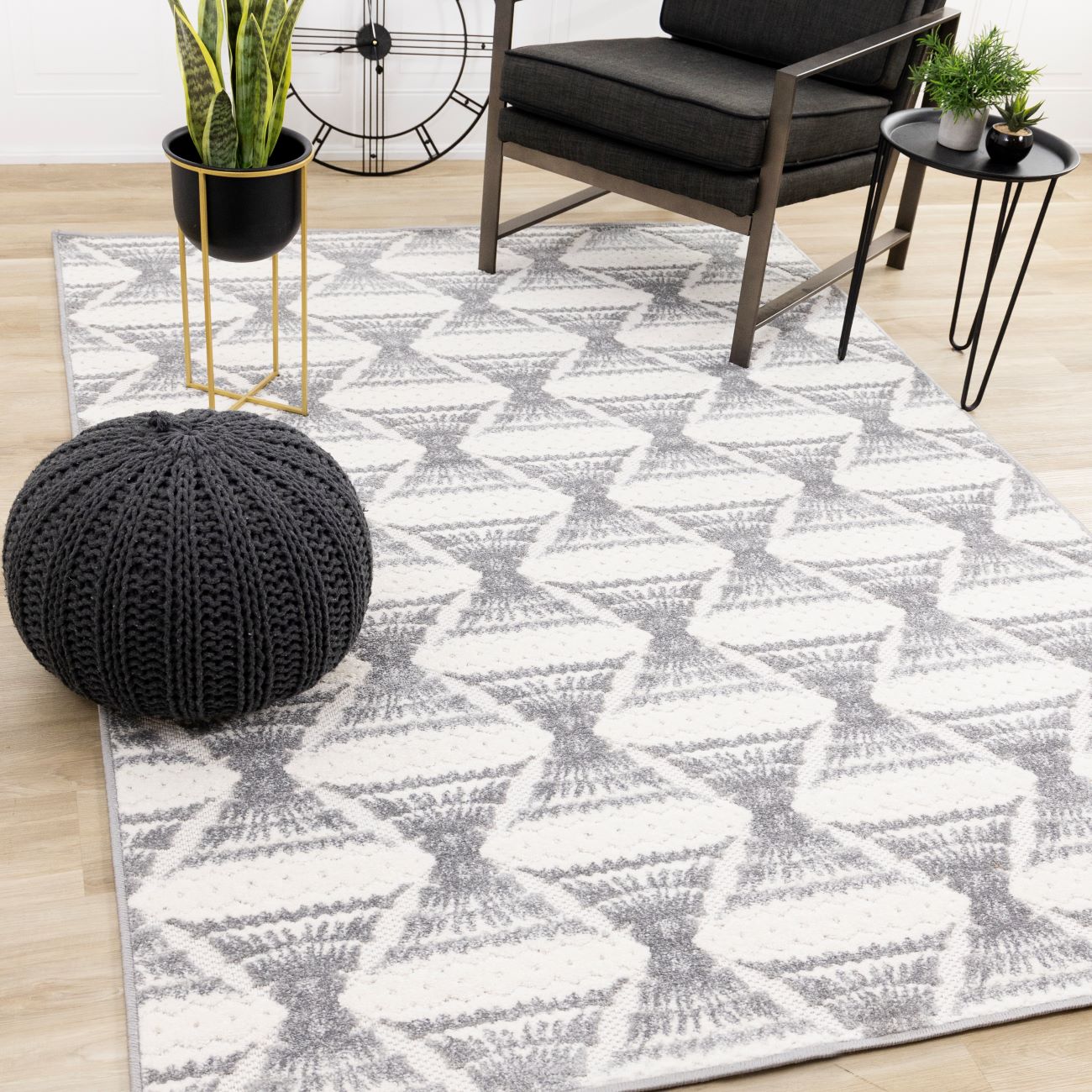 Grey Pathway 6'7" x 9'6" Ogee Patterned Area Rug - Grey, White