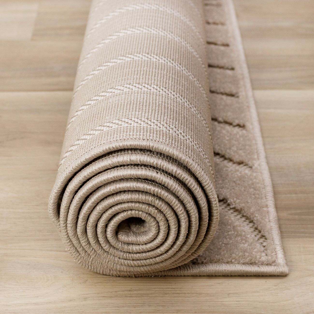 Golden Dunes 5'3" x 7'7" Modern Curved Arches Design Area Rug - Beige