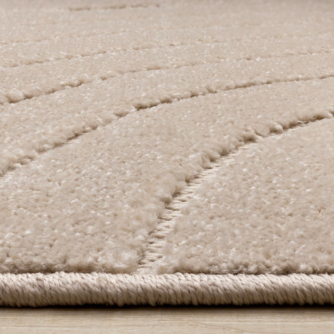 Golden Dunes 5'3" x 7'7" Modern Curved Arches Design Area Rug - Beige