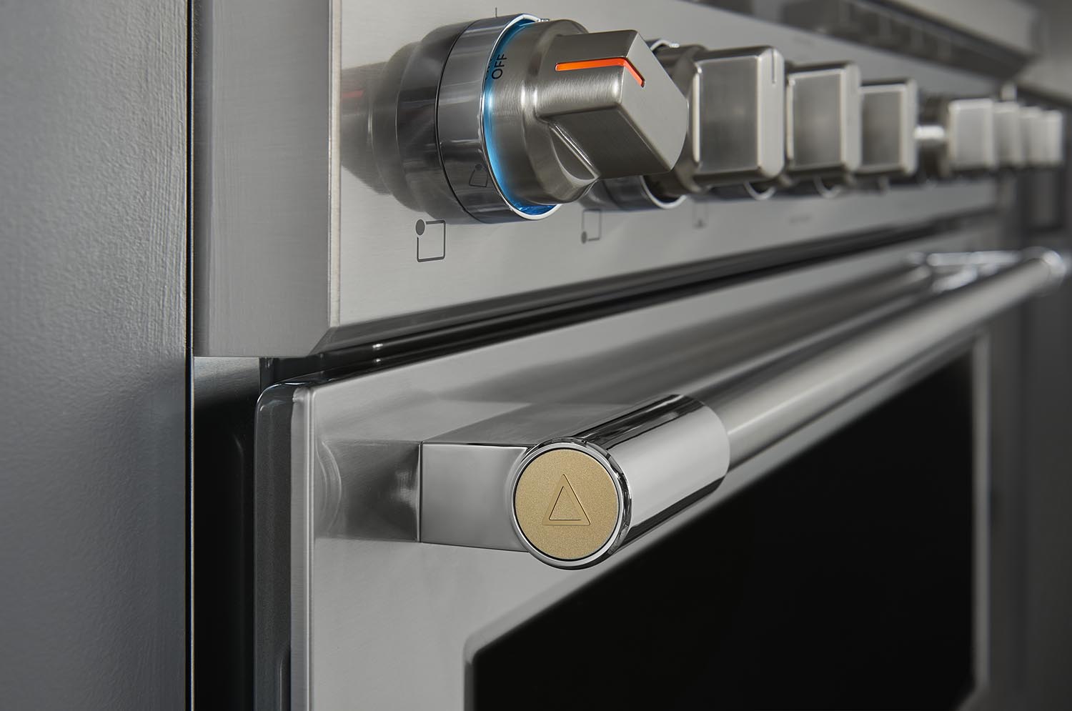 Frigidaire Professional Stainless Steel 36" Gas Front Control Freestanding Range (4.4 Cu. Ft) - PCFG3670AF