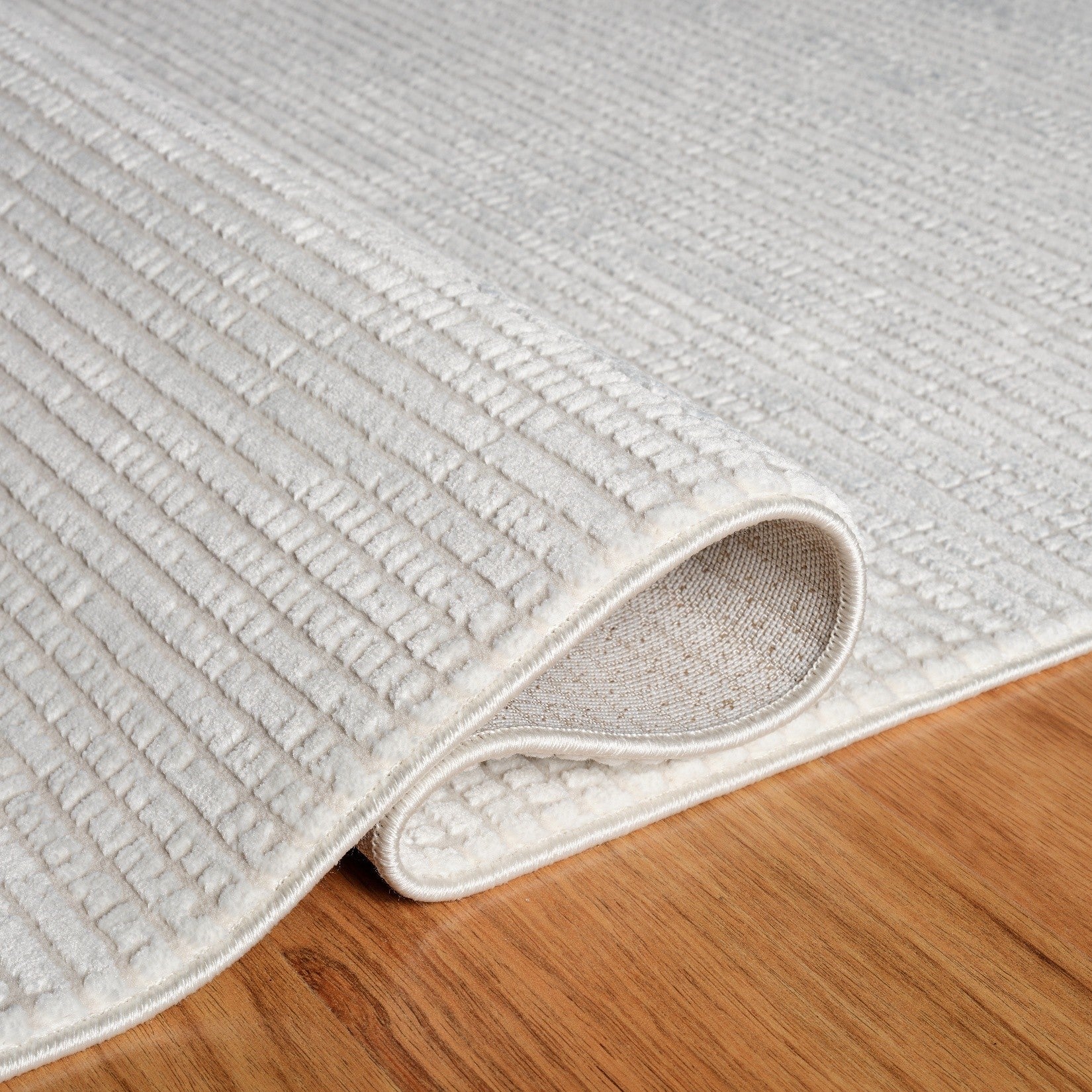 Merinos Karizma 5'3" x 7'5" Area Rug with Underpad - Cream