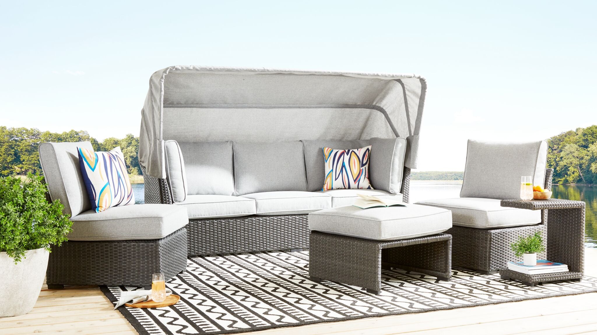 Caprie Outdoor Day Bed - Black, Grey