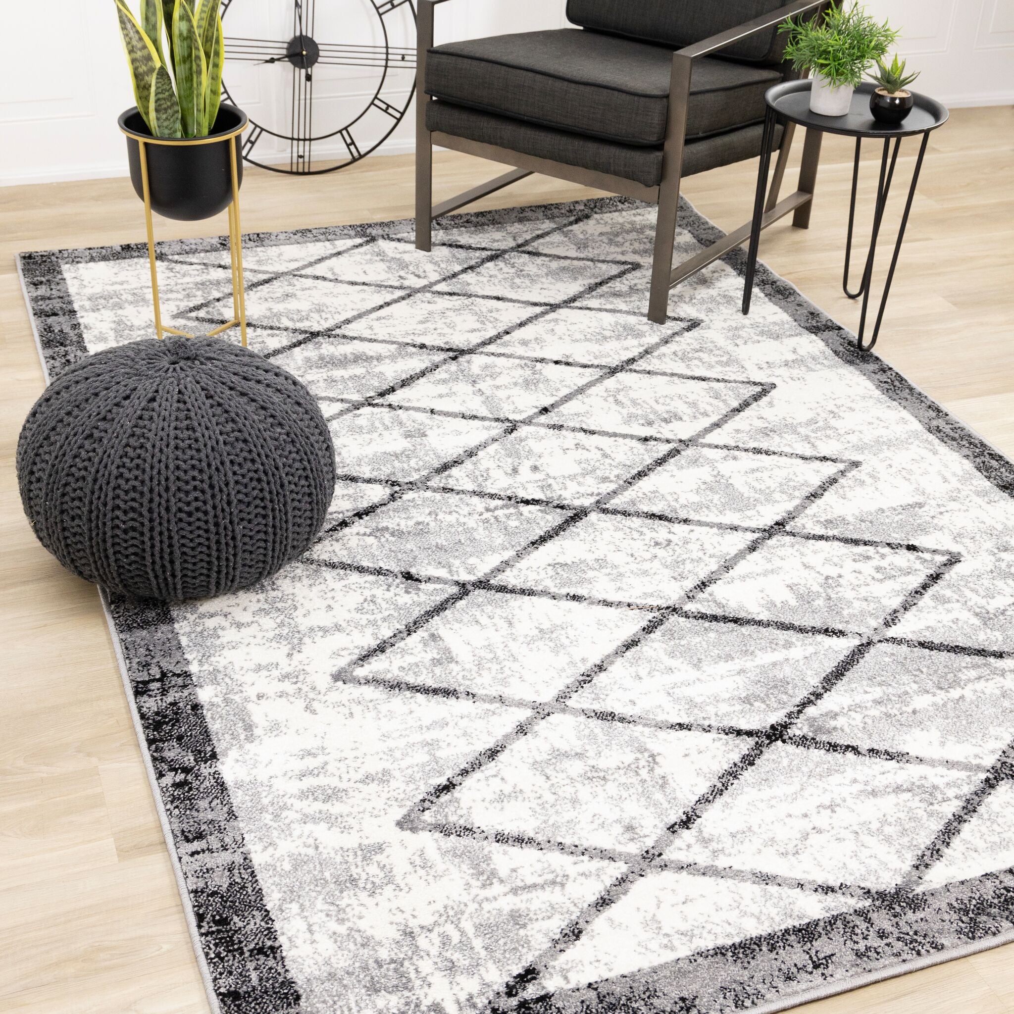 Ashwood 5'3" x 7'7" Distressed Lattice Area Rug - Grey, Black, White