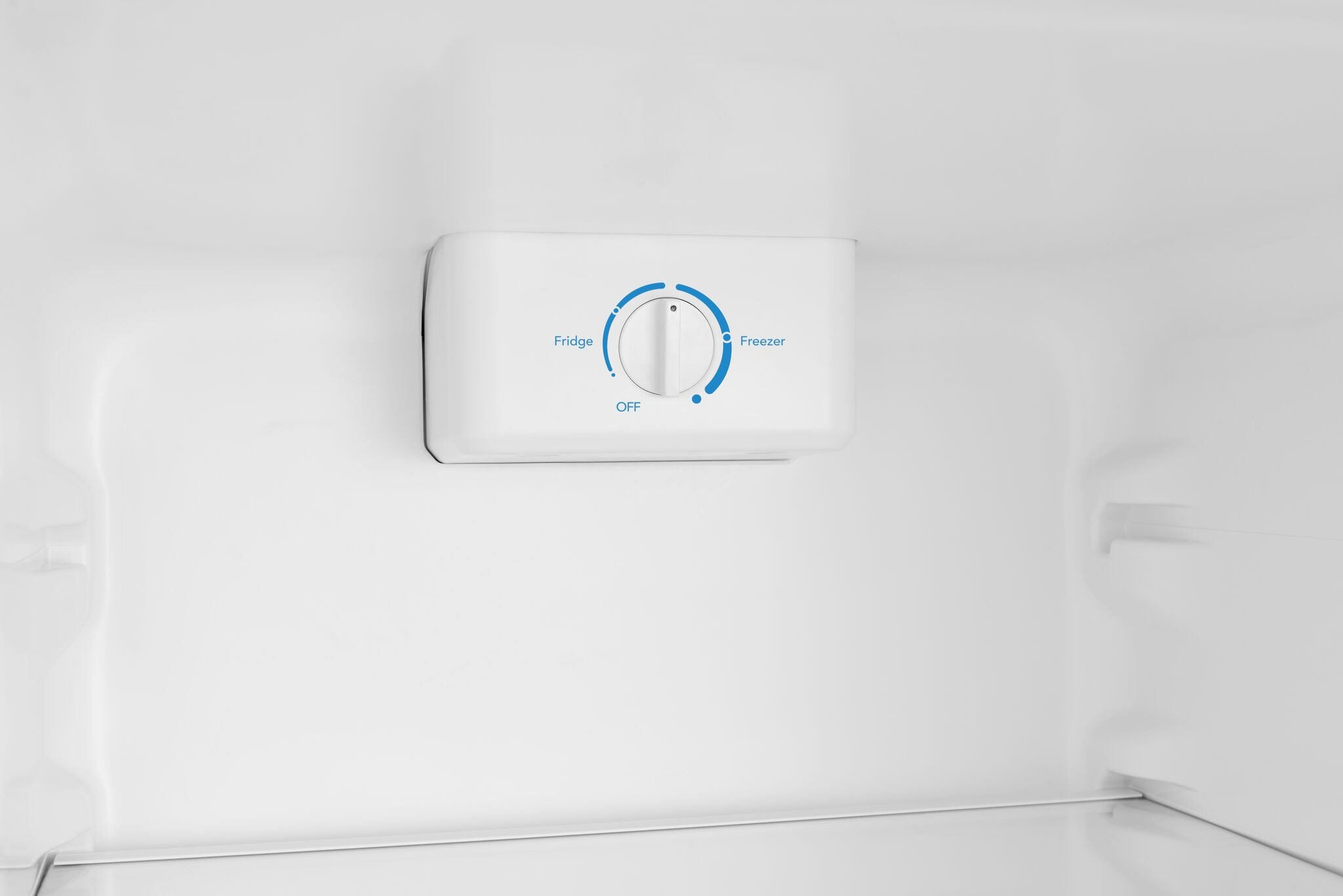 Frigidaire White Garage Ready Convertible Upright Freezer (7 Cu. Ft.) - FFUE0726AW