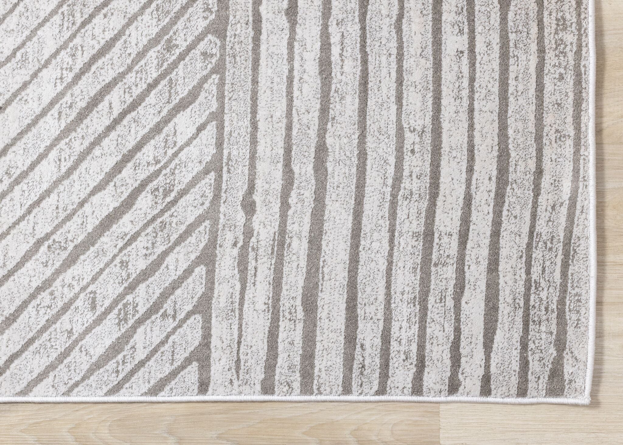 Hayden 5'3" x 7'7" Modern Lines Area Rug - Grey