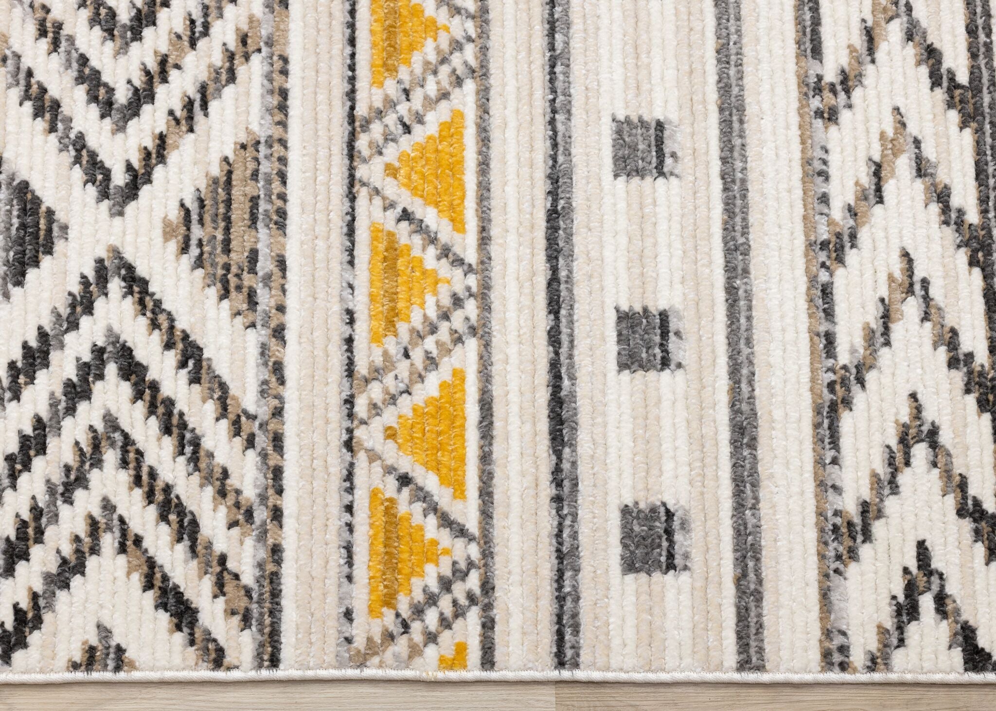 Golden Peaks 5'3" x 7'7" Tribal Area Rug - Grey, Yellow