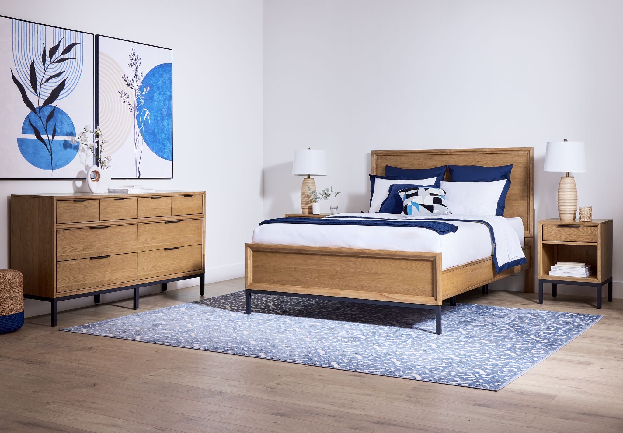 Feeling Connected - Newport 6 - Piece Queen Bedroom Package - Oak and Black