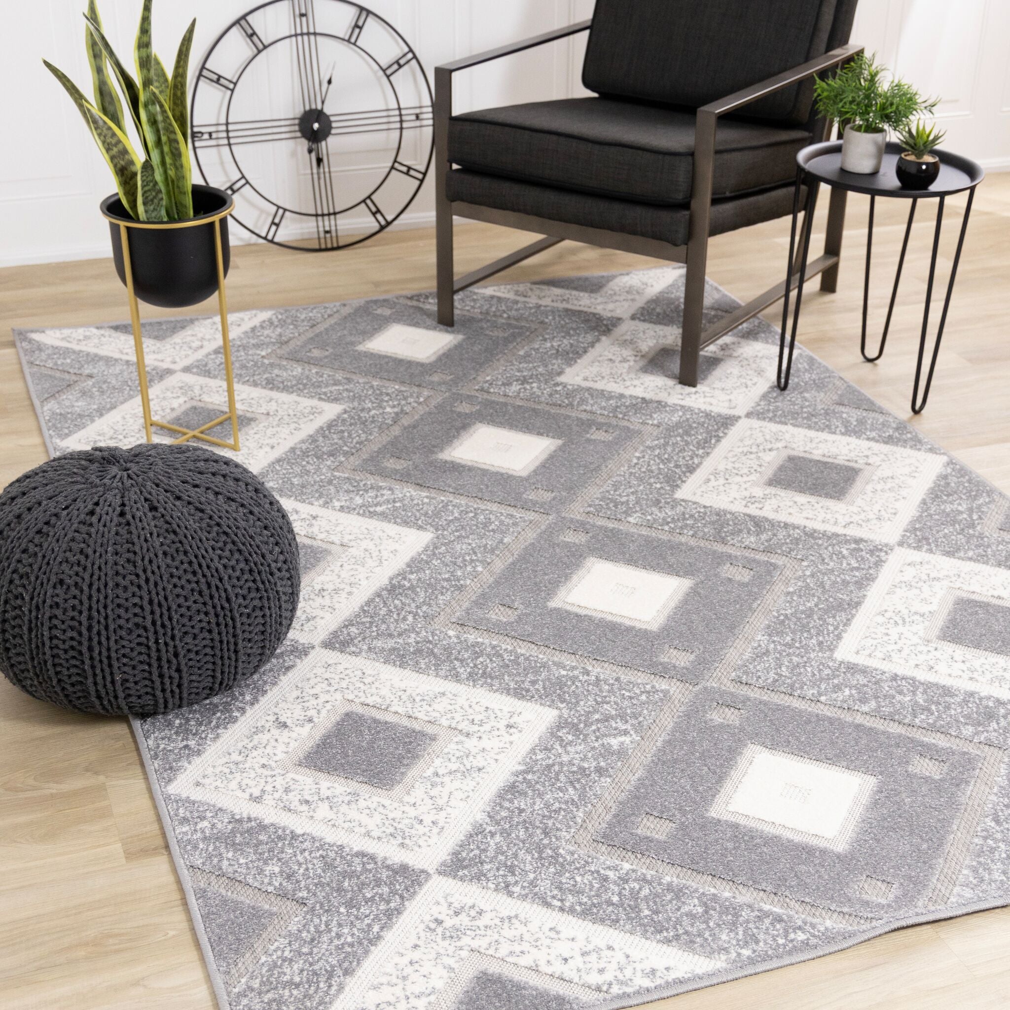 Diamond Mist 5'3" x 7'7" Diamond Pattern Area Rug - Grey, White