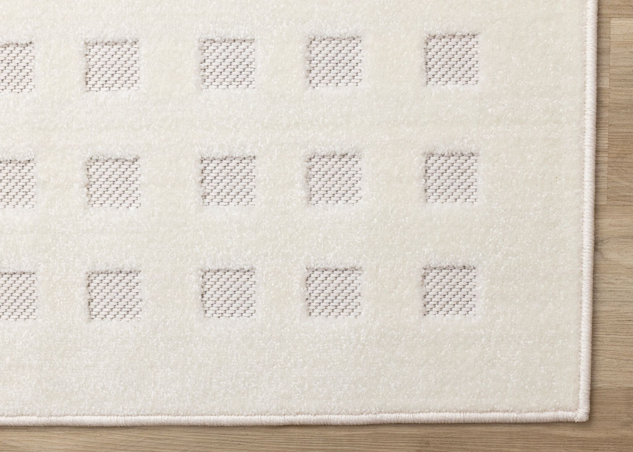 Pearl Grid 6'7" x 9'6" Grid Design Area Rug - White