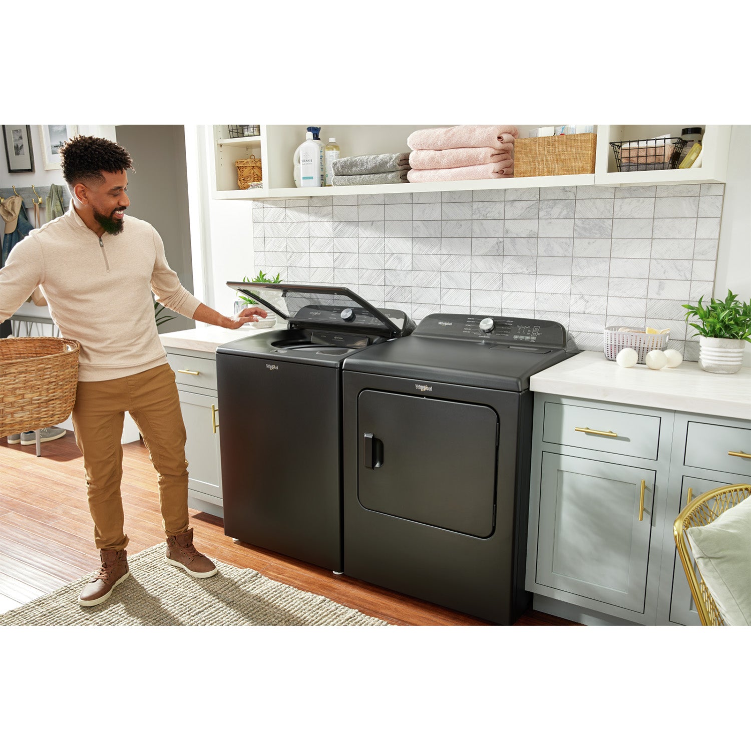 Whirlpool Volcano Black Top Load Washer (6.1 Cu Ft) - WTW6157PB