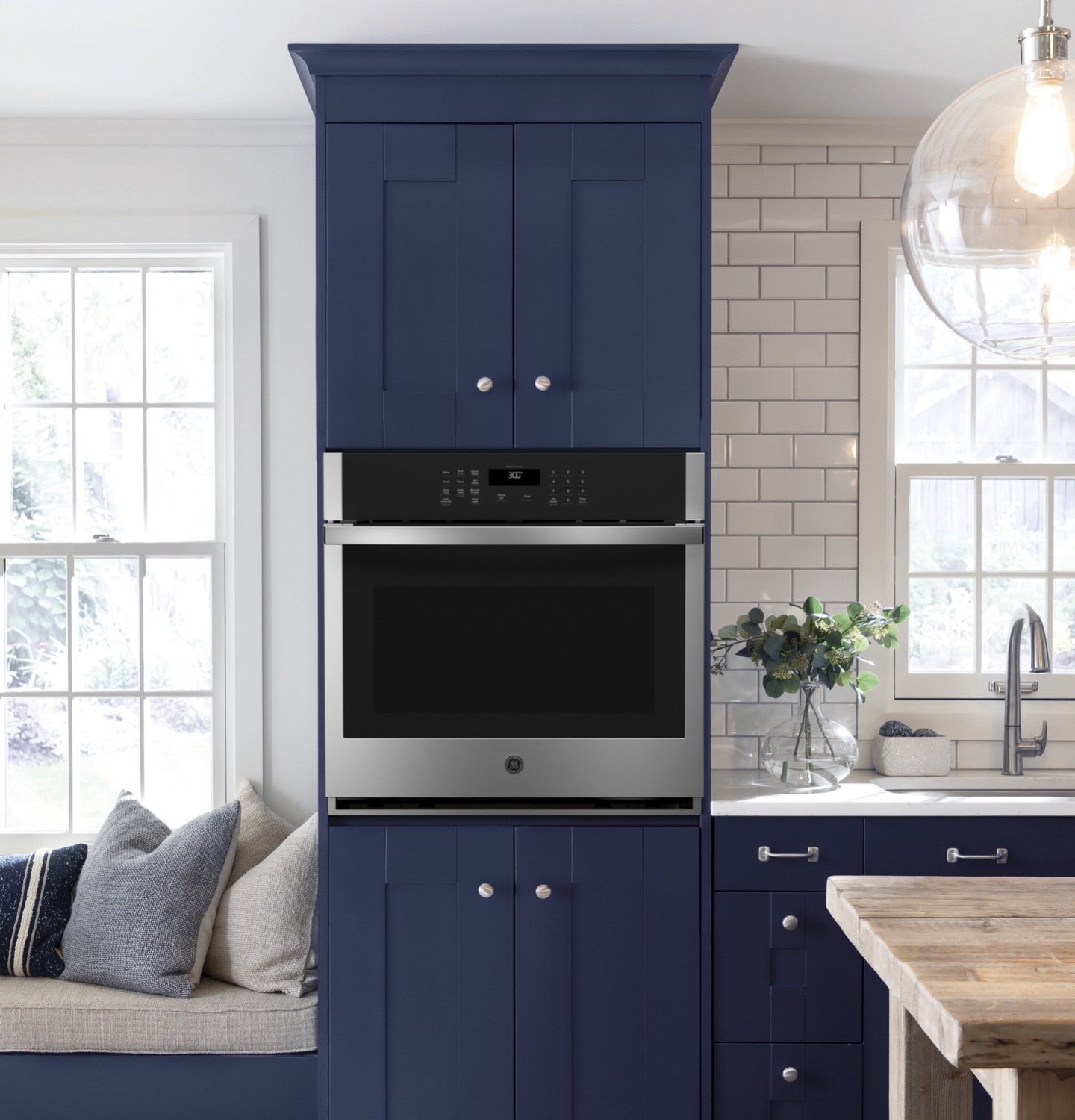 GE Stainless Steel Single Wall Oven (4.3 Cu.Ft.) - JKS3000SNSS