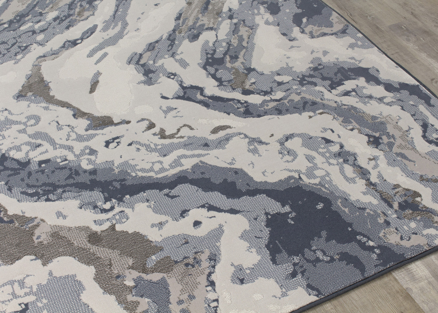 Intrepid 5'3" X 7'7" Rushing Water Rug - Blue Cream Area Rug