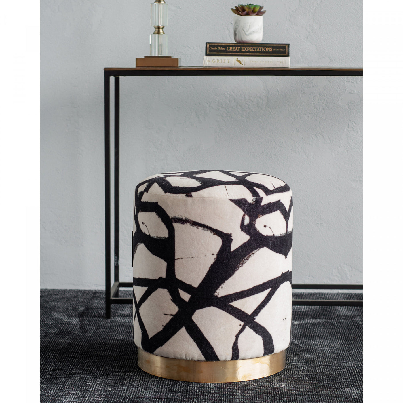 Tigra Stool