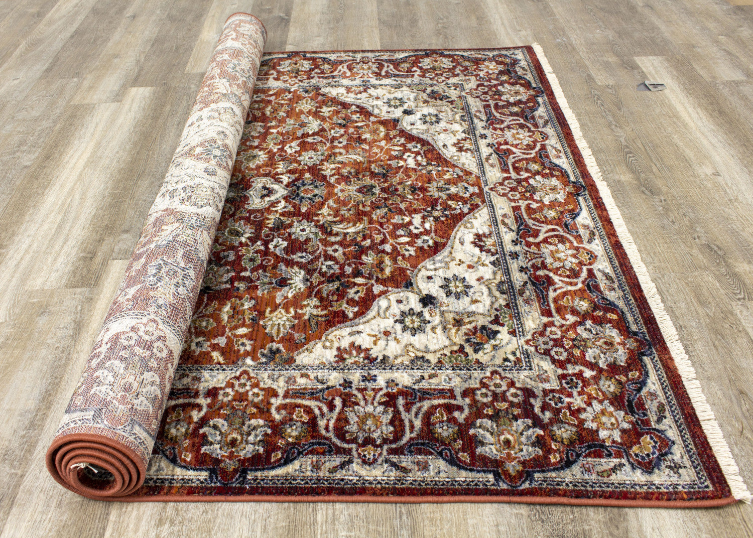 Satara 5'3" X 7'7" Classic Border Rug - Red Cream Area Rug