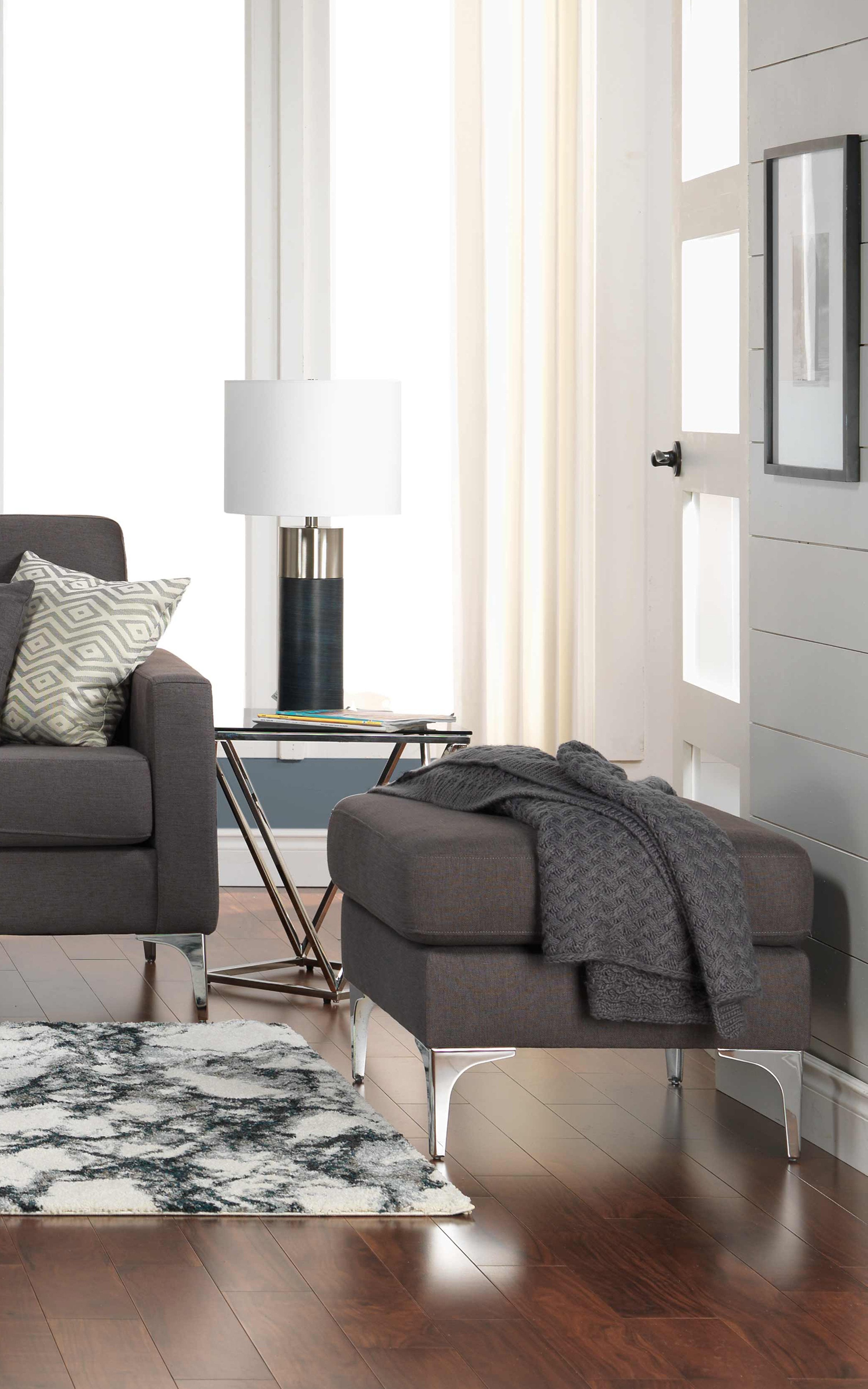 Skylar 19.75" End Table - Silver and Black