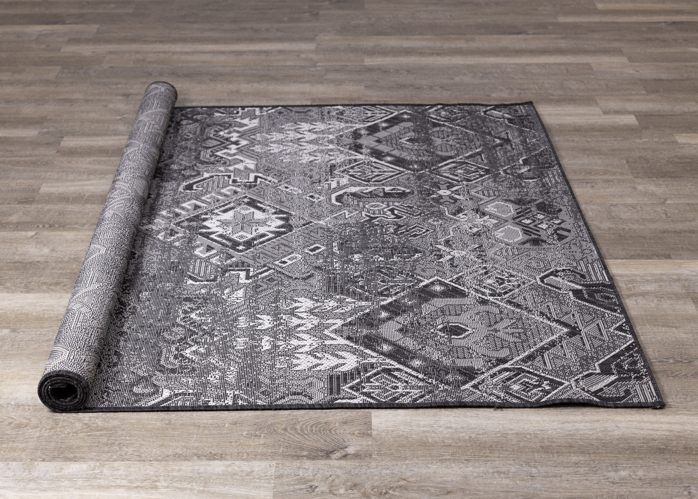 Jango 5'3" X 7'4" Indoor/Outdoor Geometric Rug - Grey Black  Area Rug