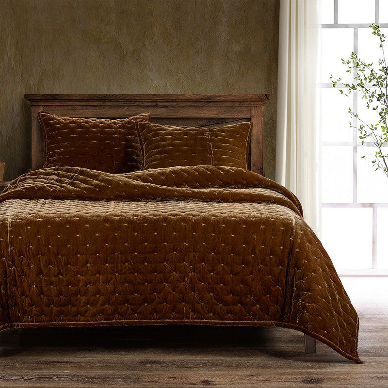 Sierpnia Silk Look Velvet Queen Quilt - Copper Brown