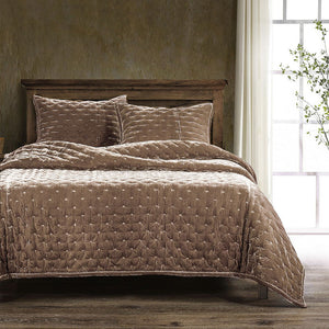Sierpnia 3-Piece Silk Look Velvet Queen Quilt Set - Dusty Rose