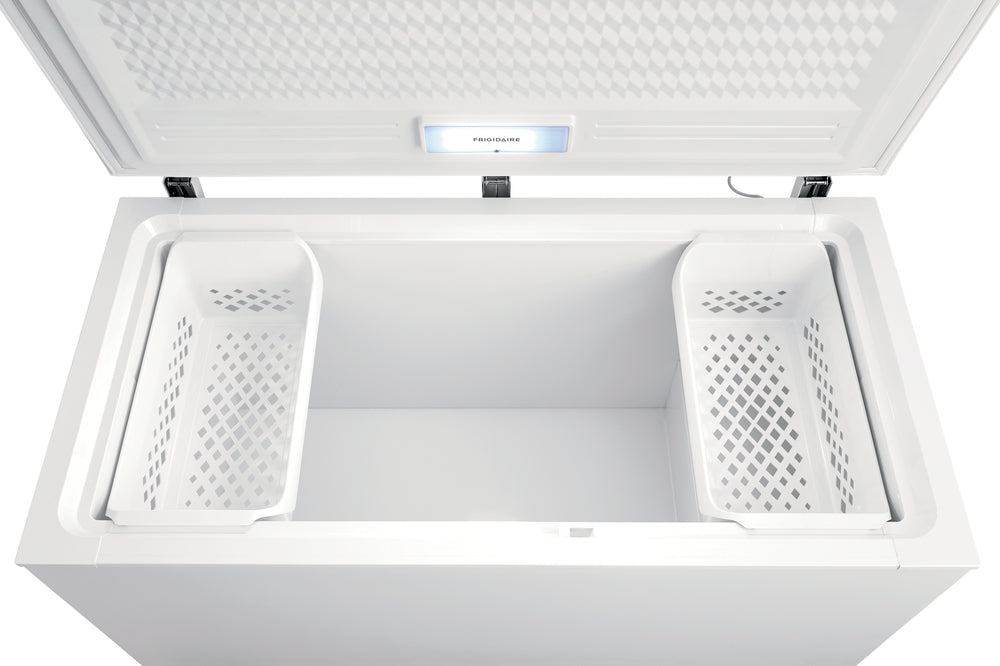 Frigidaire White Chest Freezer (15 Cu. Ft.) - FFCL1542AW