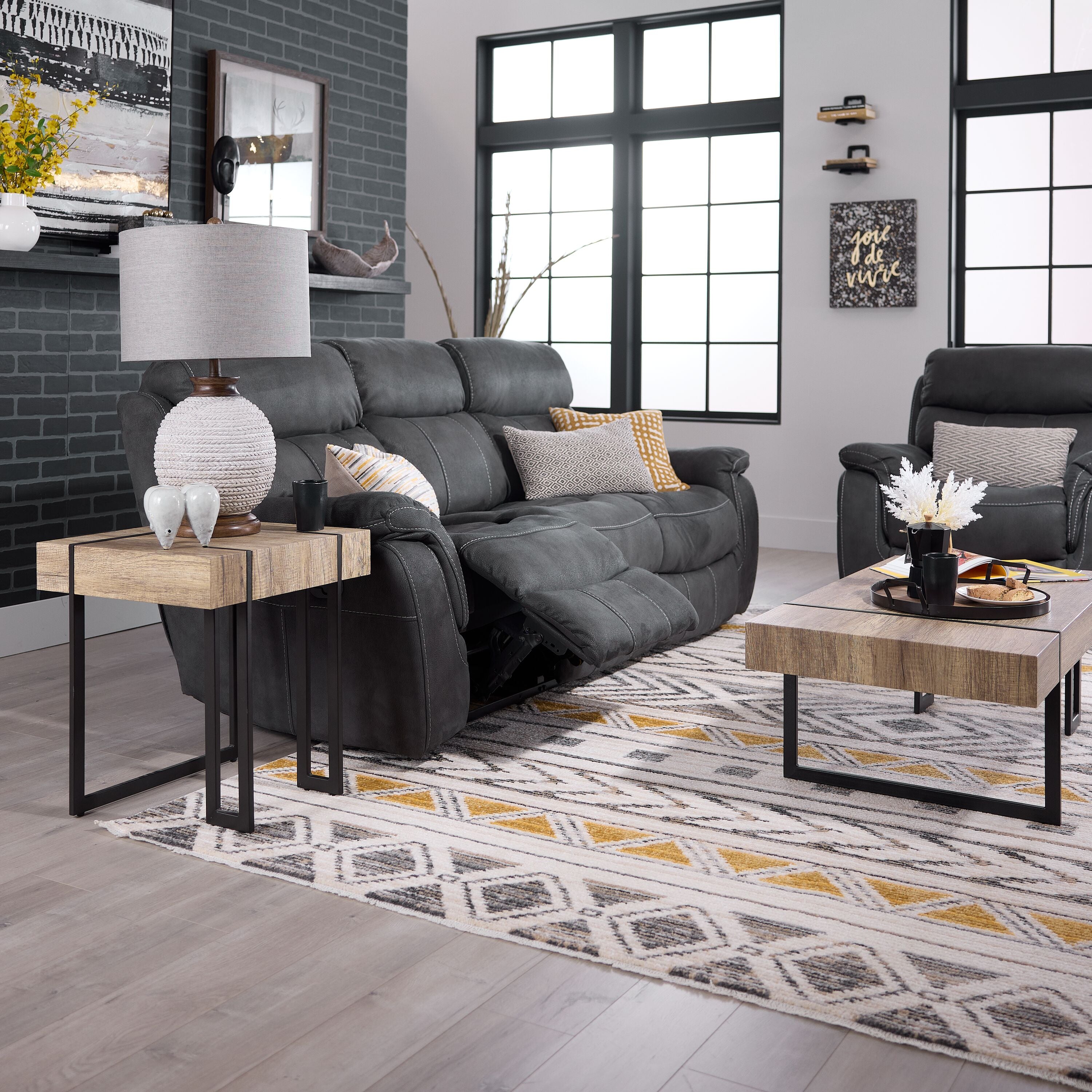 Calvin 20" End Table - Beige